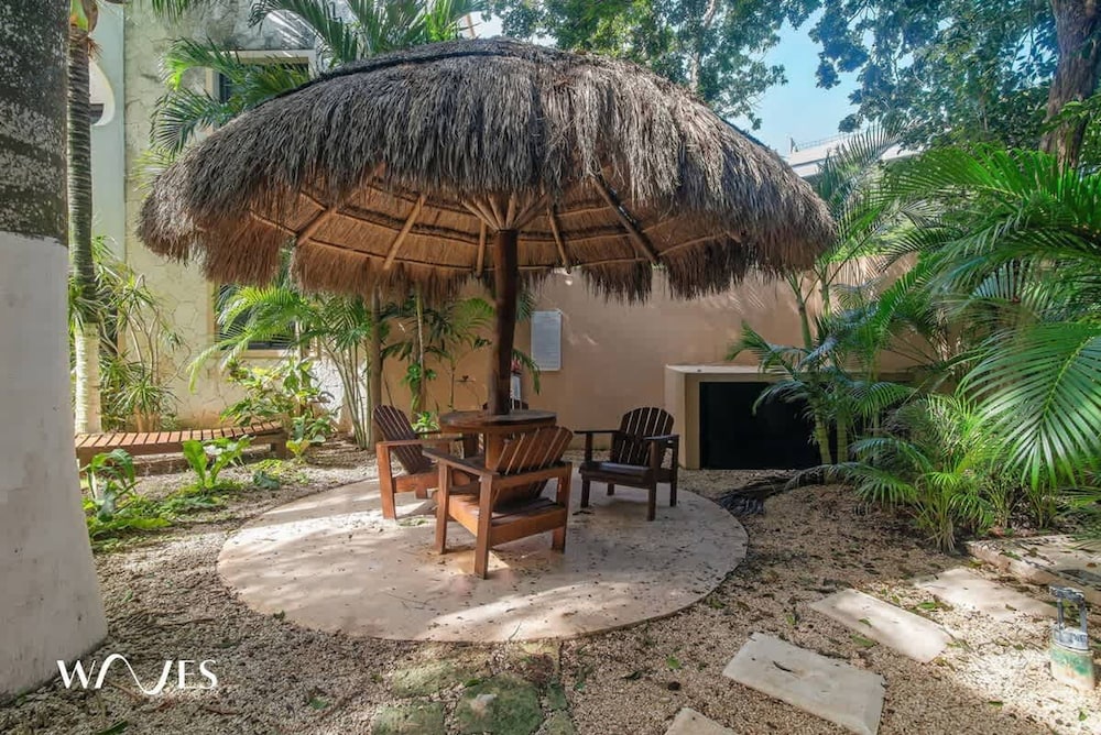 2 Br Luminous and Spacious Pool View Apt