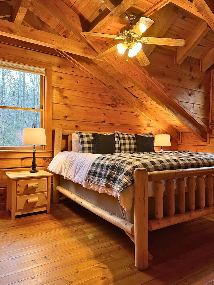 Hunter Hills Haven - Secluded Luxe Cabin Getaway With Mountain Views Spa Hot Tub Game Room