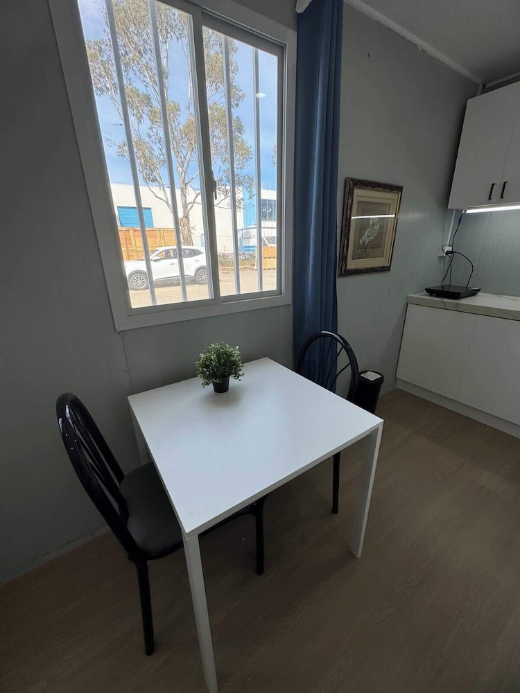 Metawisebnb 1B Next to Monash w AC Wifi Kitchen