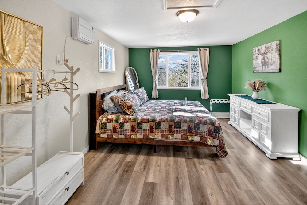 Mountain Escape Cabin With Hot Tub 1 Bedroom Cabin