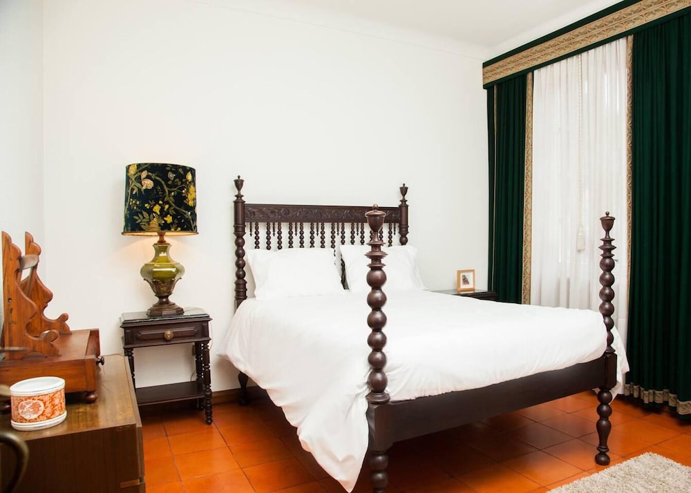 Captivating 6-bed House in Grijó view 5