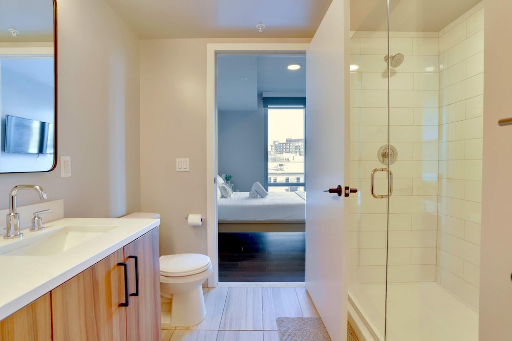 Prime Metro Proximity Condo at Clarendon