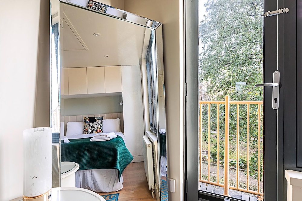 A Stylish Haven Near Portobello Road
