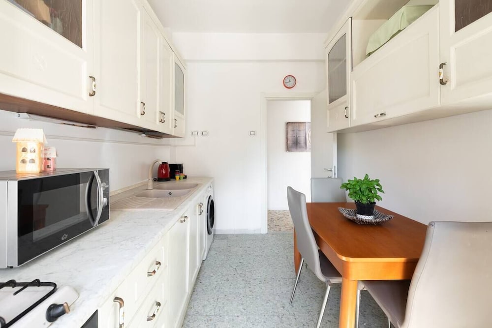 Luminous Family Apt With Balcony By St Peter'S