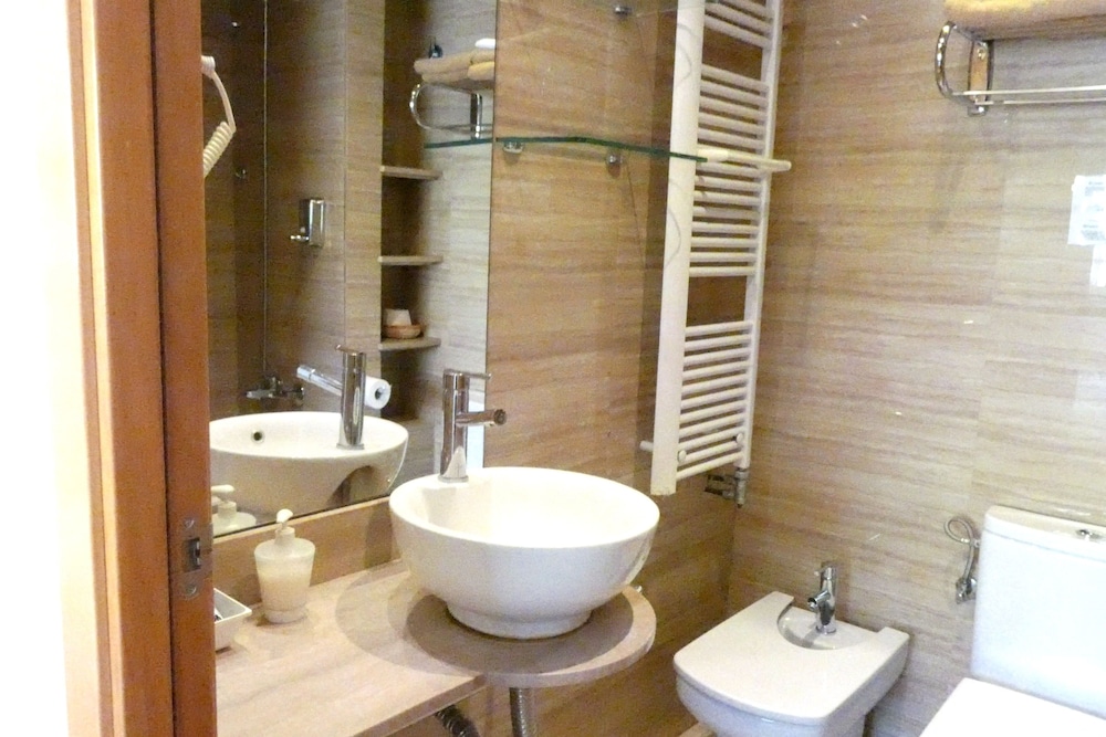 Hostal House