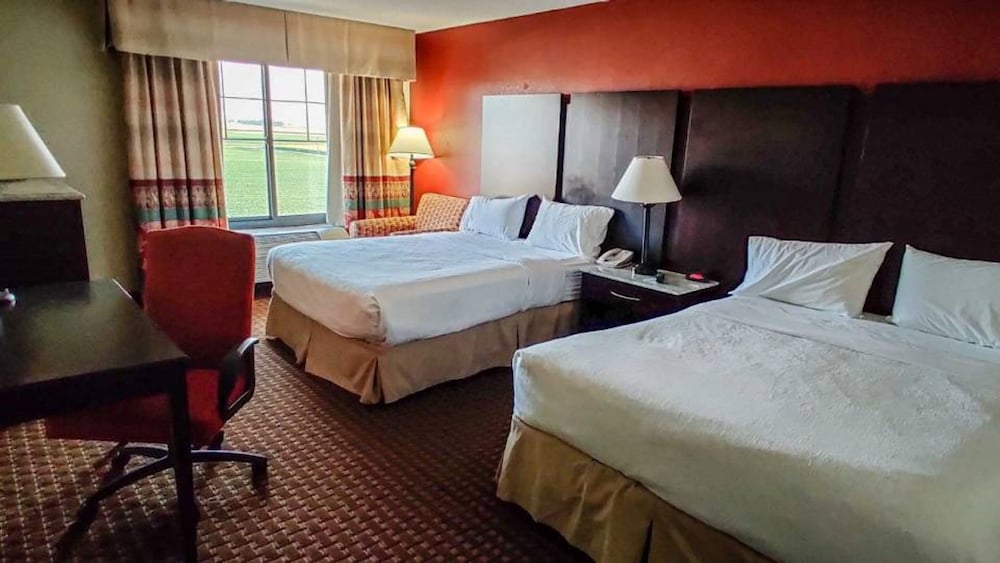 DoubleTree by Hilton Owatonna view 3