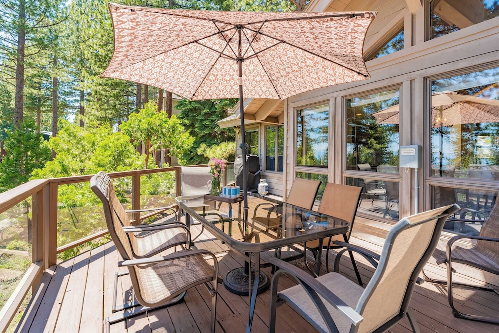 Crystal View by Avantstay Al Fresco Dining w/ View of Lake Tahoe + Crystal Bay