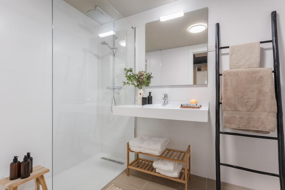 Abardok - 1 Bedroom and Terrace in R os Rosas