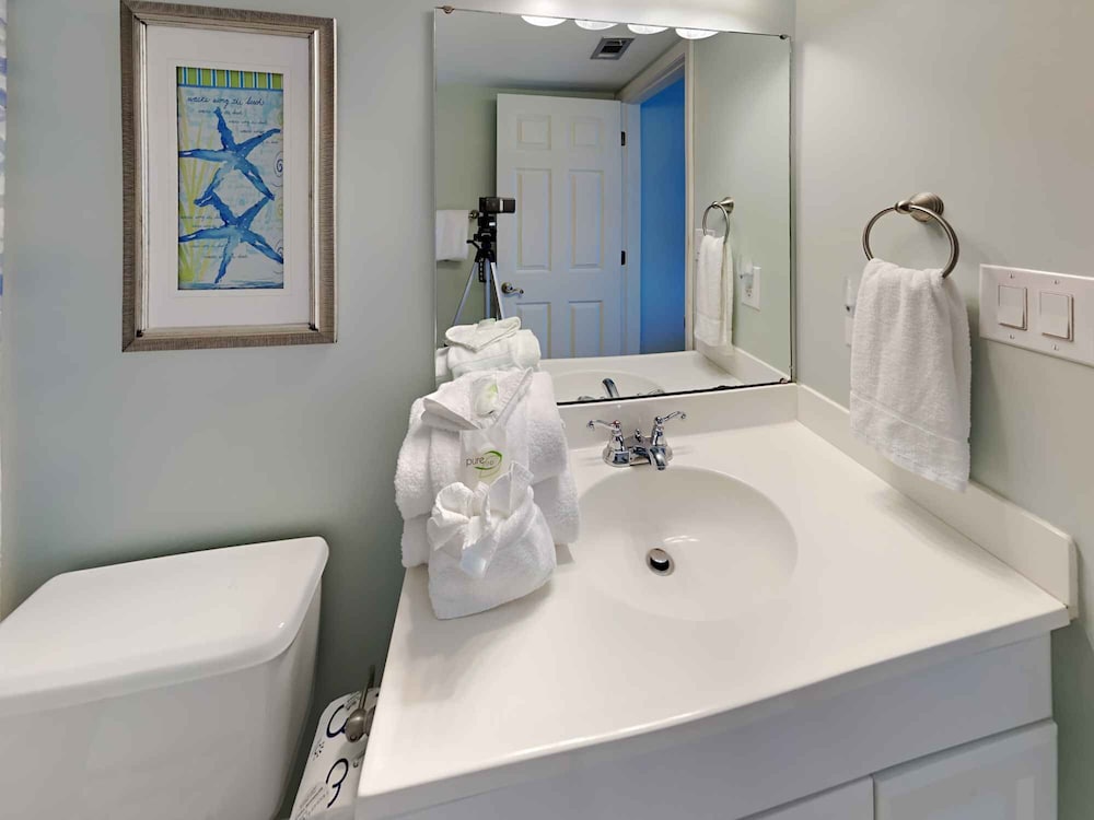 Ocean Breeze West by Southern Vacation Rentals