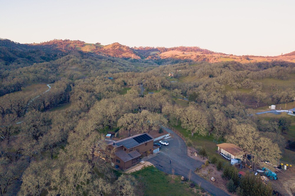 Gable by Avantstay Beautiful 3 5 Acre Oasis w Gorgeous Views Pool Hot Tub