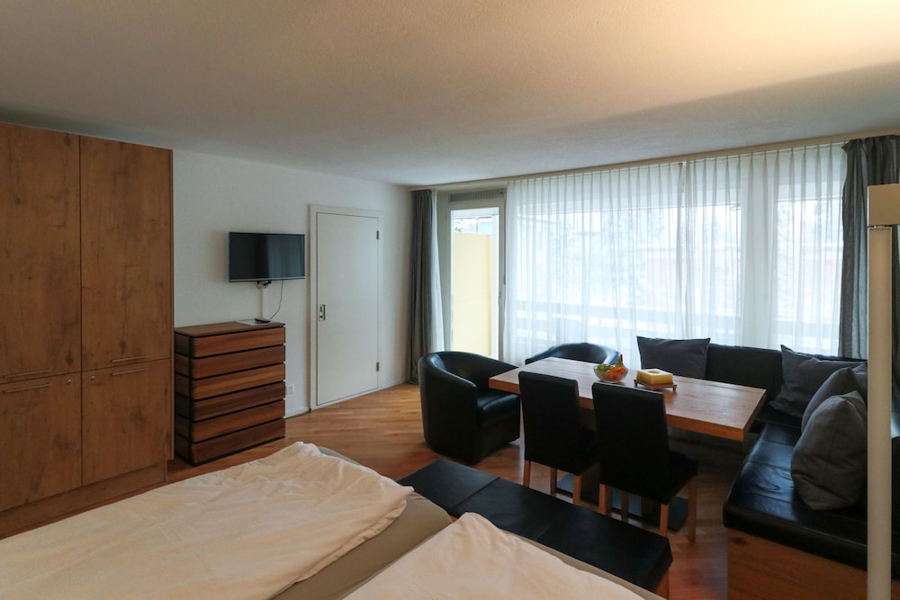 Apartments Cresta