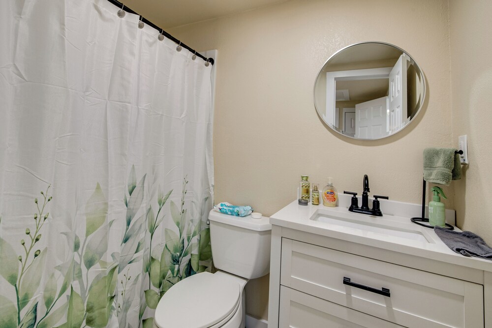 2 Mi to Gulf! Pet-friendly Home in New Port Richey