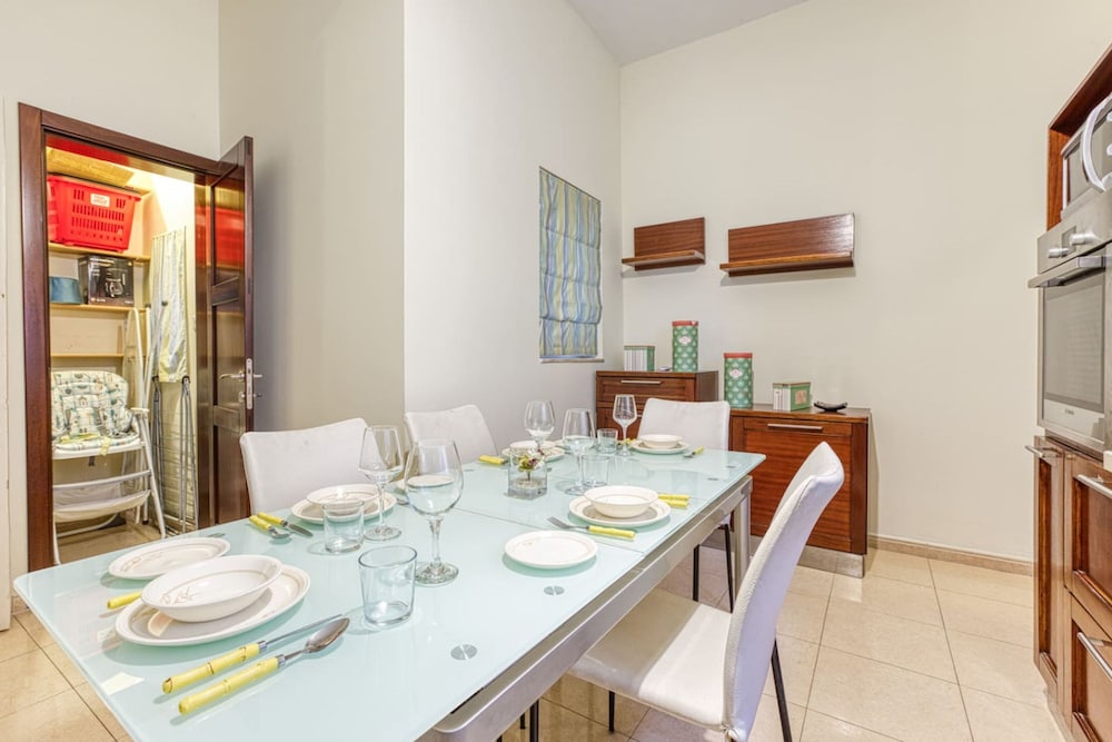 St James the Traditional 4-bed Townhouse Terrace