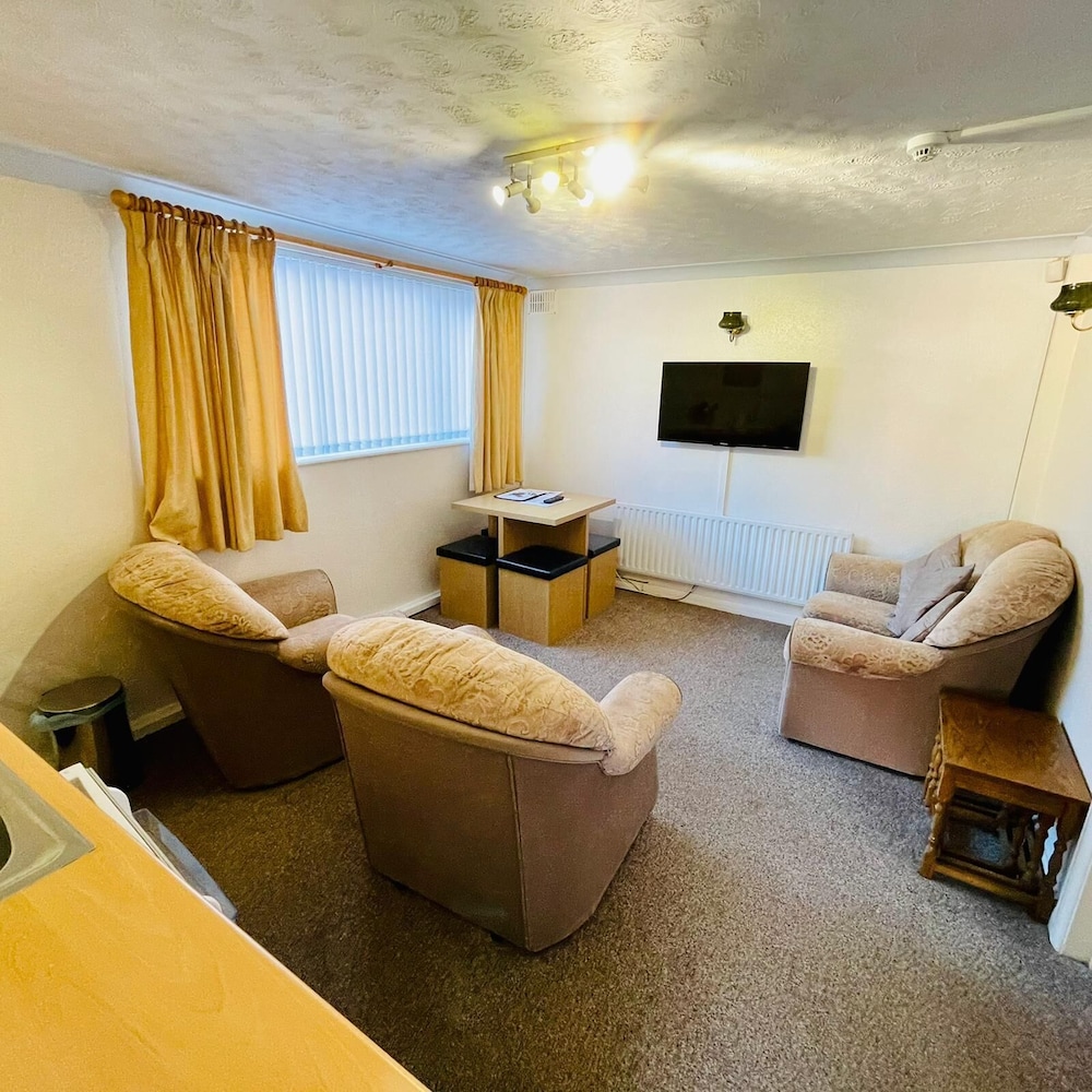 Lyndene Holiday Apartments