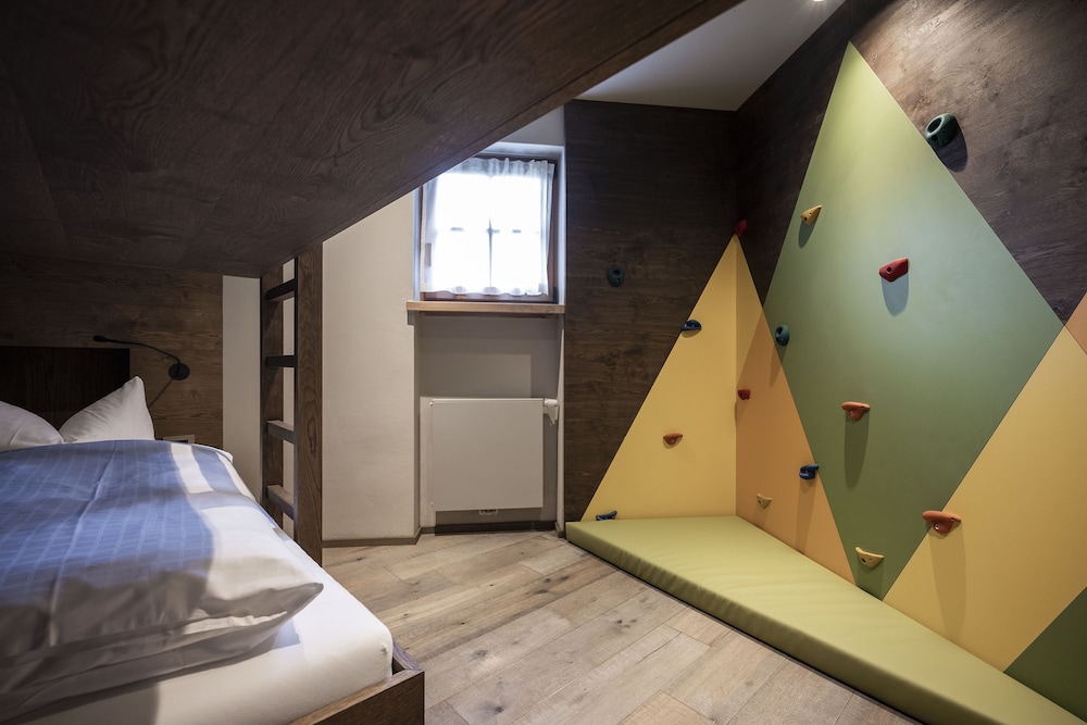 Post Alpina - Family Mountain Chalets