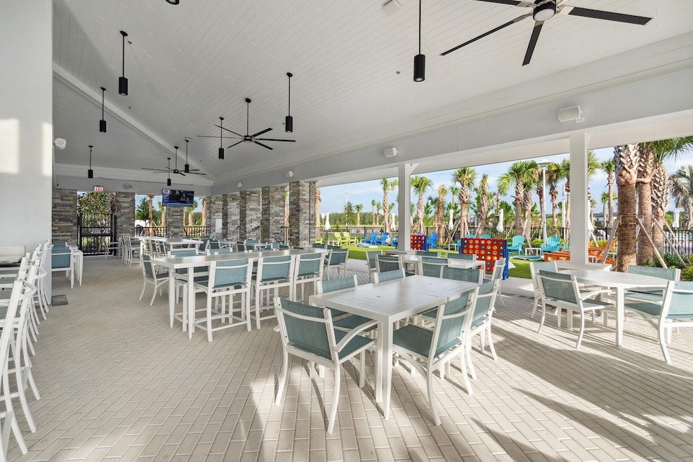Windsor Cay Resort 5 Bedroom Townhome with Pool 5 Townhouse