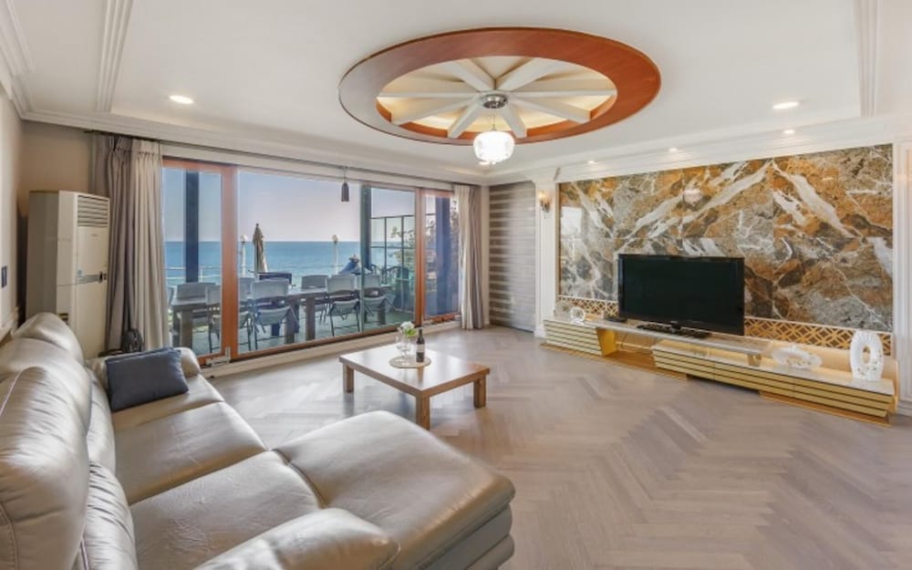 Gyeongju Blue 21 Pool Villa view 4
