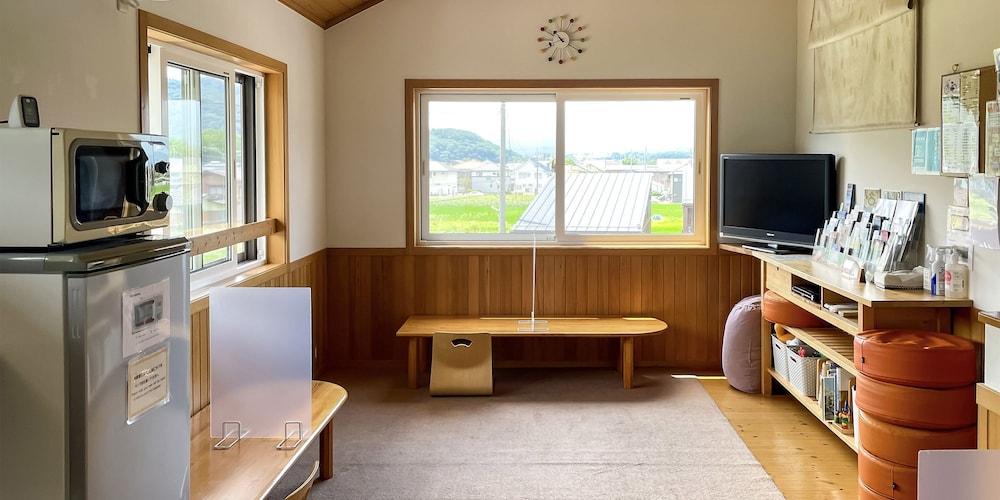 Lodge Orange Cabin