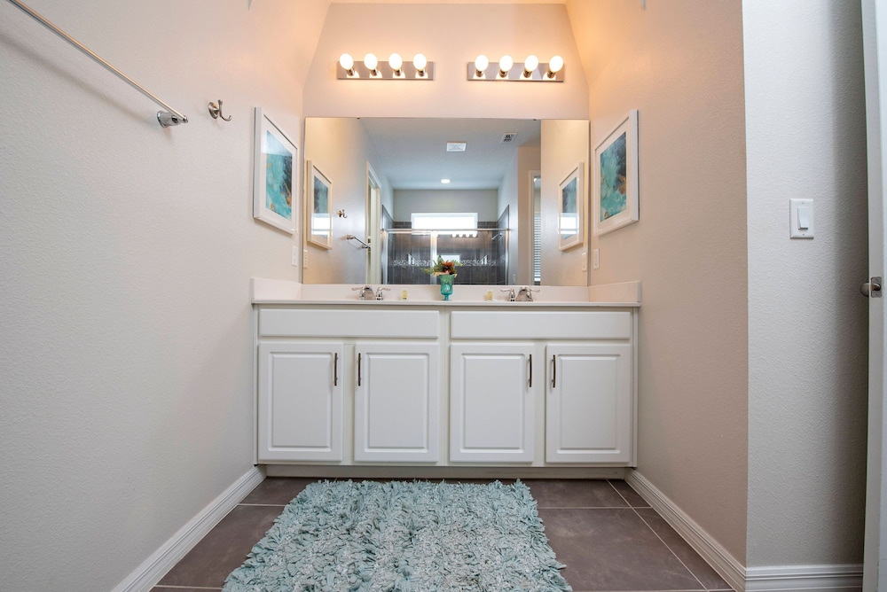 1799 Amazing 9Bd Near Disney