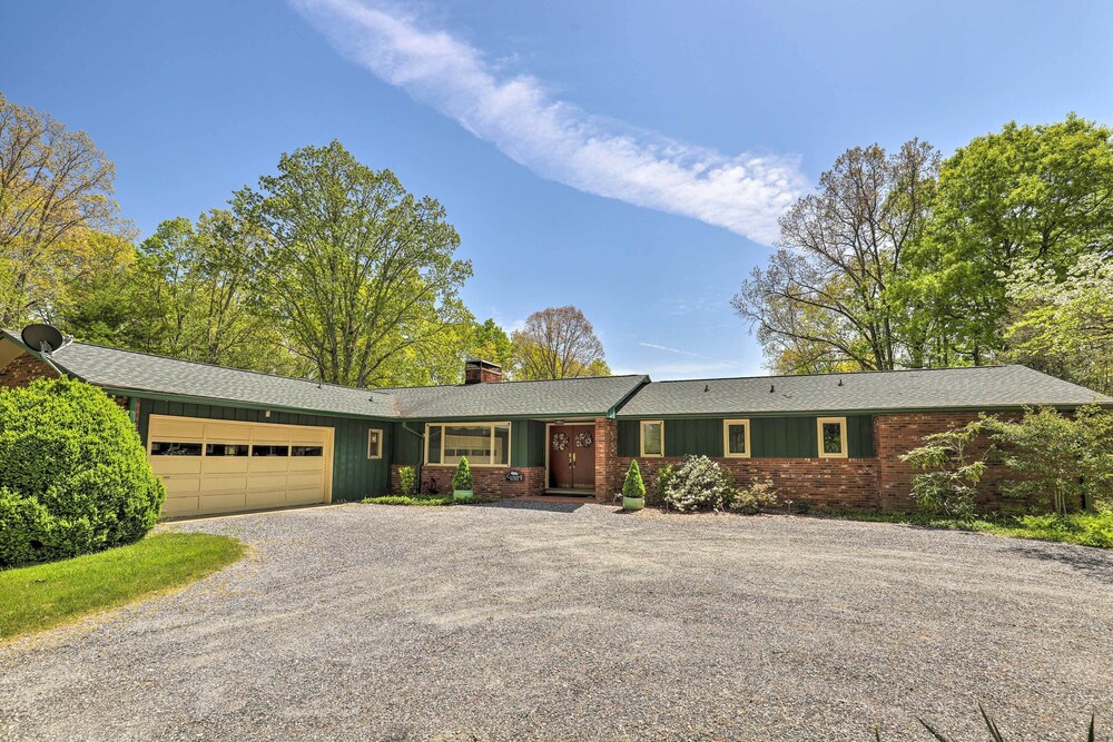 Stunning Fletcher Home: Hot Tub + Fire Pit! view 4