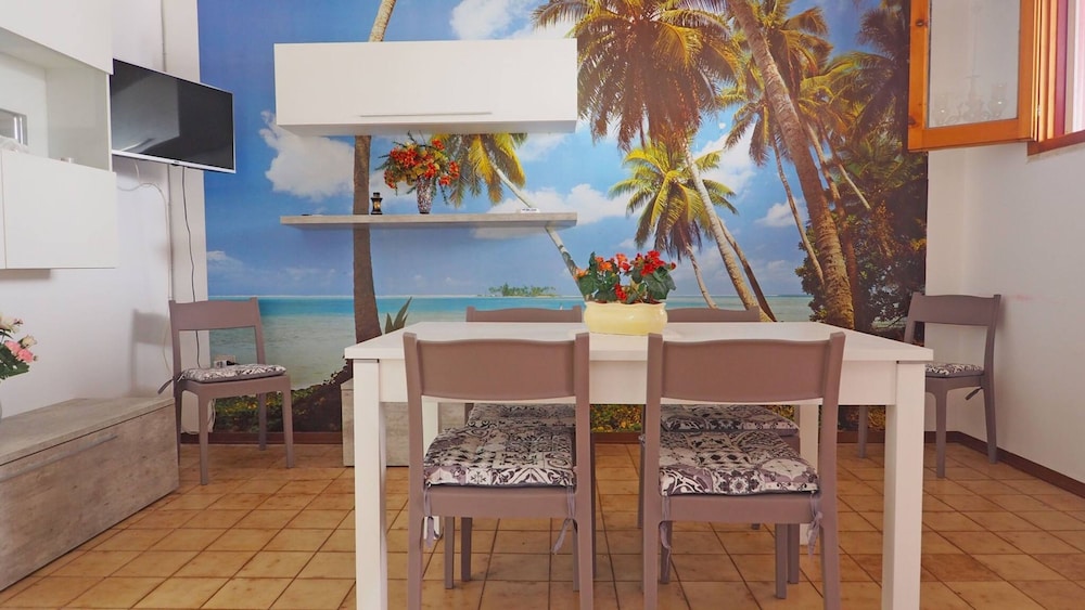 Mimosa - House 5 Places 2 Bedrooms on the Beach