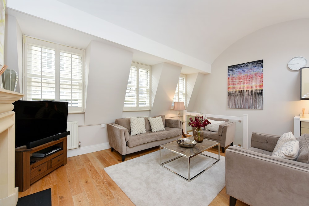 London Choice - South Kensington Mews II