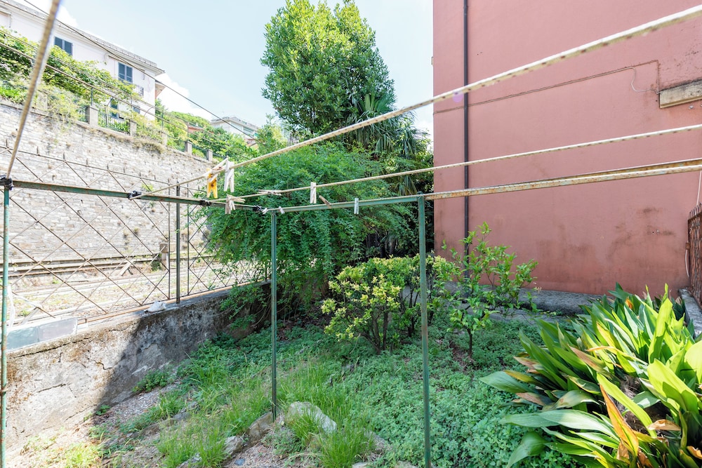 Spacious 2-bedroom flat near the beach