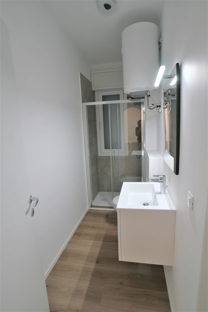 Cozy Apartment With Balcony Near Piazza Torino