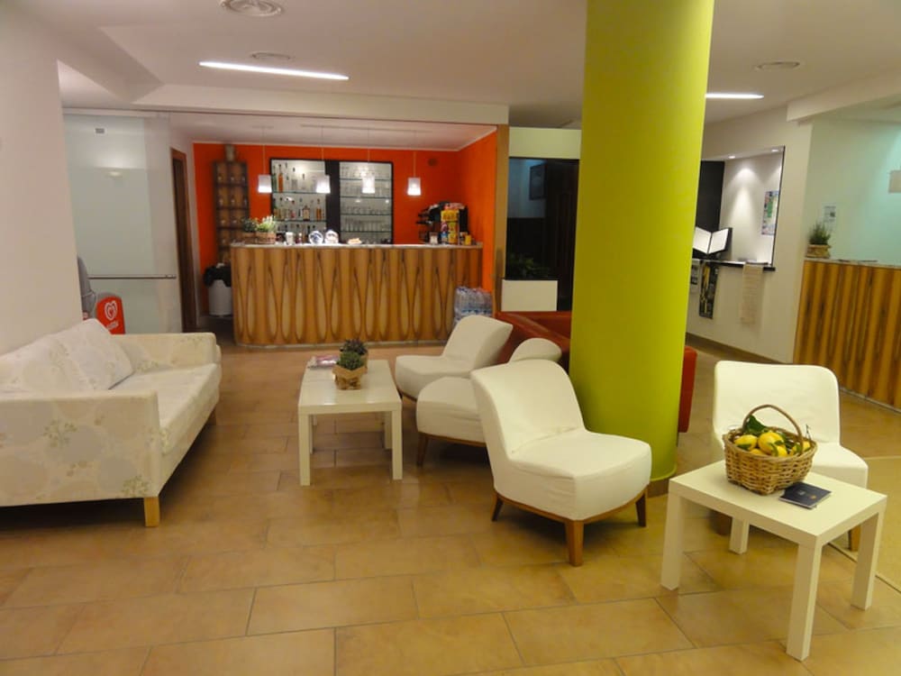 Residence Dei Fiori Pietra Ligure Two-room Apartment 5 People Comfort photo 1