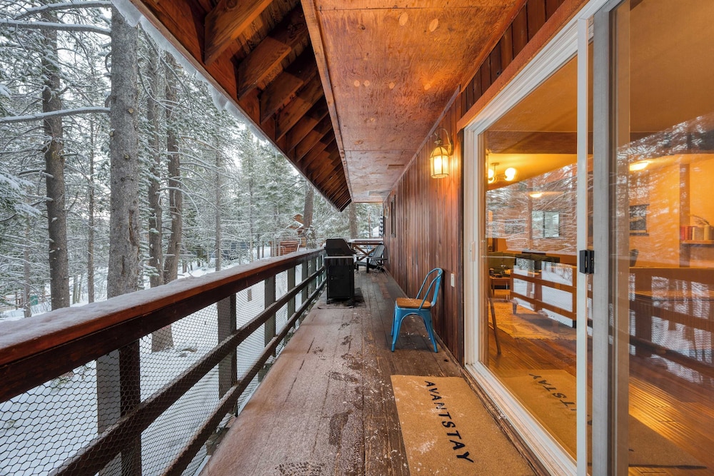 Private Deck, Fireplace, and Ski Access Near Northstar The Lazy Bear