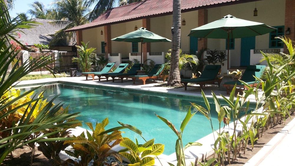 White Coconut Cottage