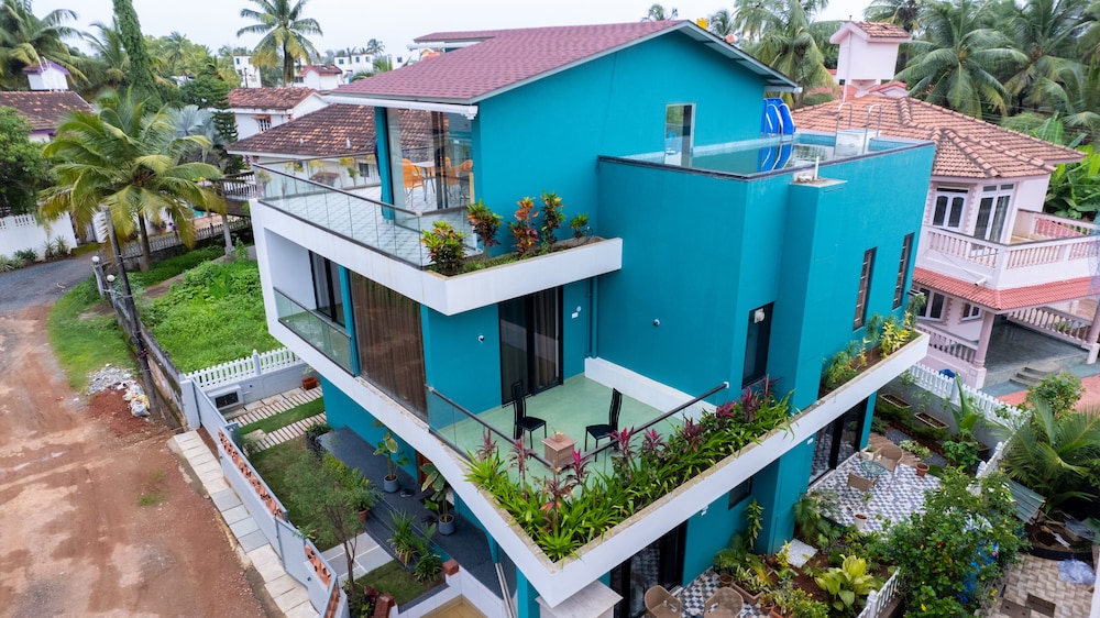 Villa Reverie 6 Bedroom Ultra Modern view 3