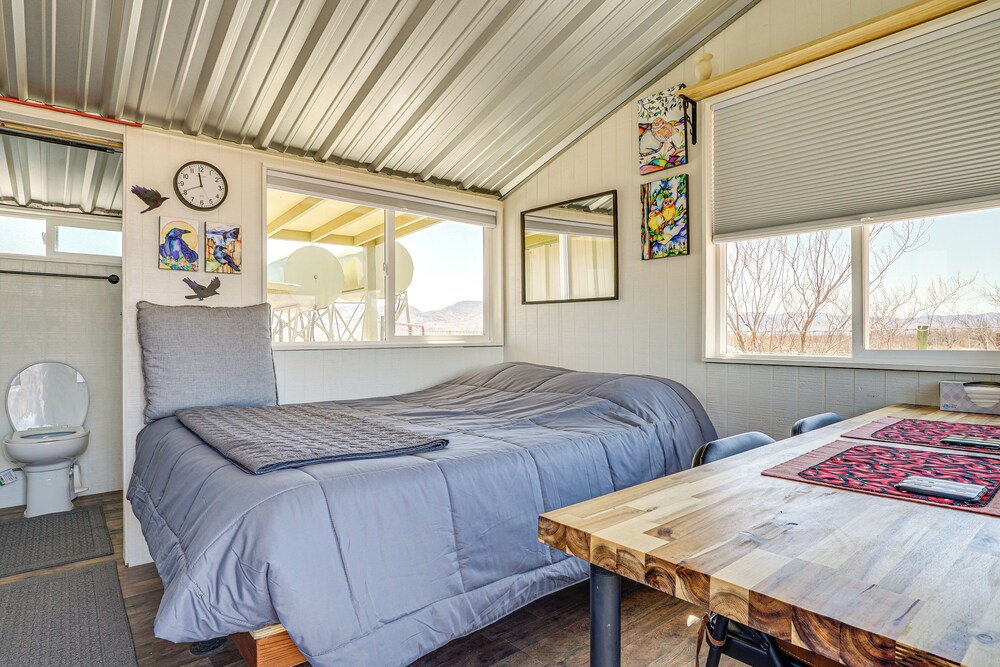 Tiny Home Studio: New Mexico Nature Retreat!
