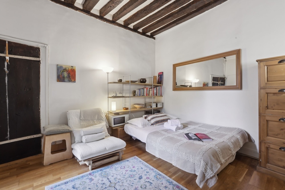 Chic 1BR by Châtelet & Louvre
