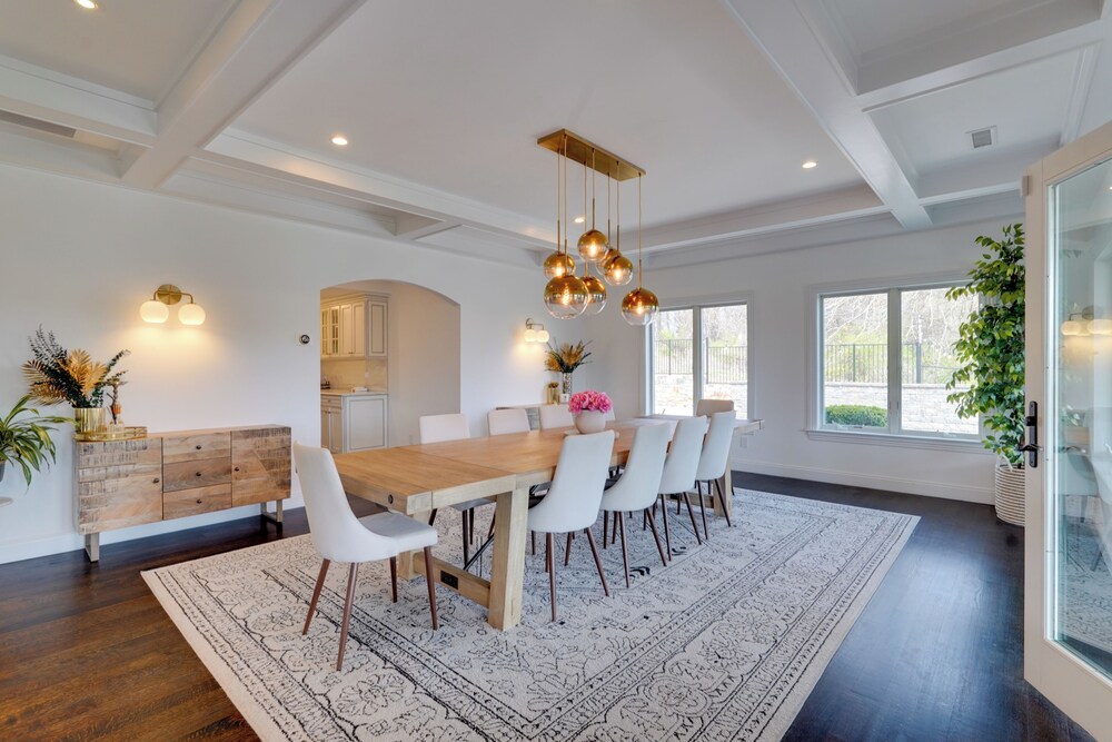 Outdoor Entertainment Areas: Spacious Katonah Gem!