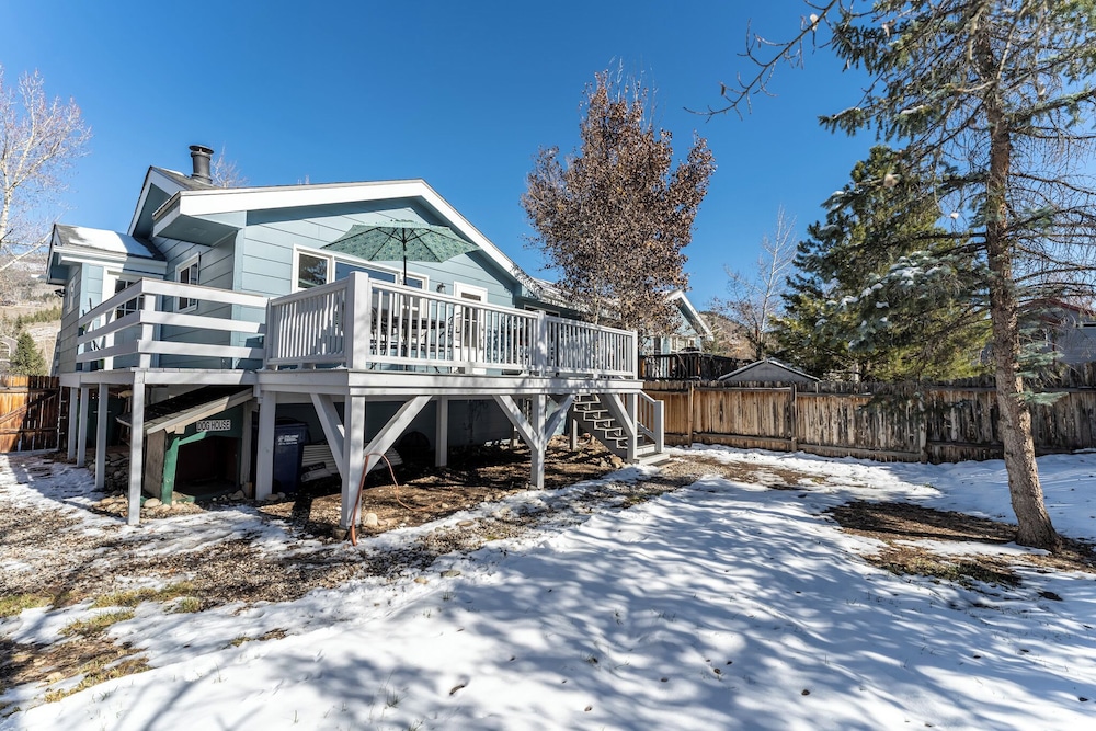 345 Rainbow Court
