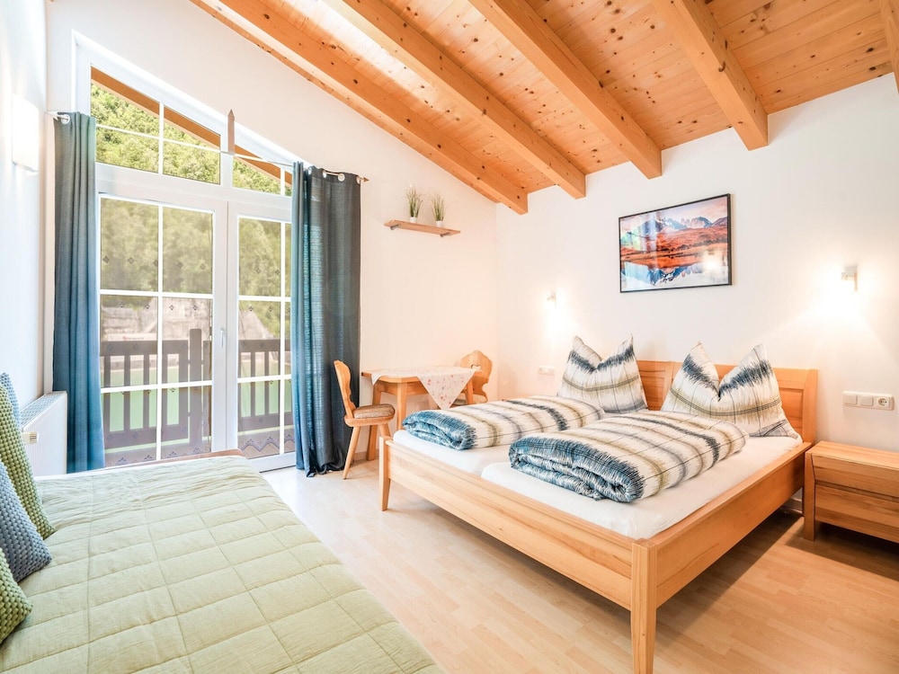 Group Apartment in Reitleben Directly on the Lake