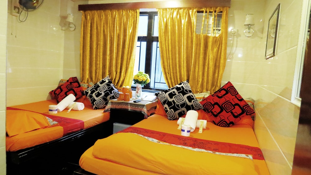 Day And Night Hotel - Hostel