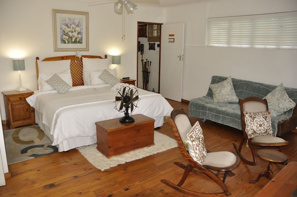 Crane's Nest Guest House at 212 view 4
