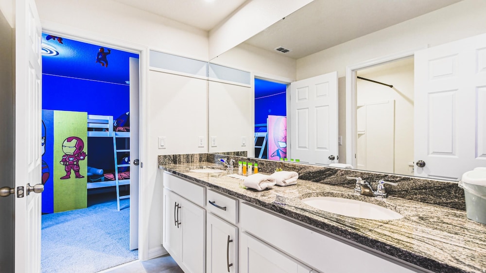 Solara Resort 7br Disney Themed Rooms Pool Spa Villa