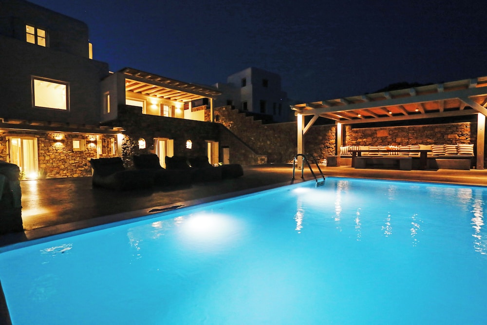 Waterfront Villa Angelika Pink Pelikan