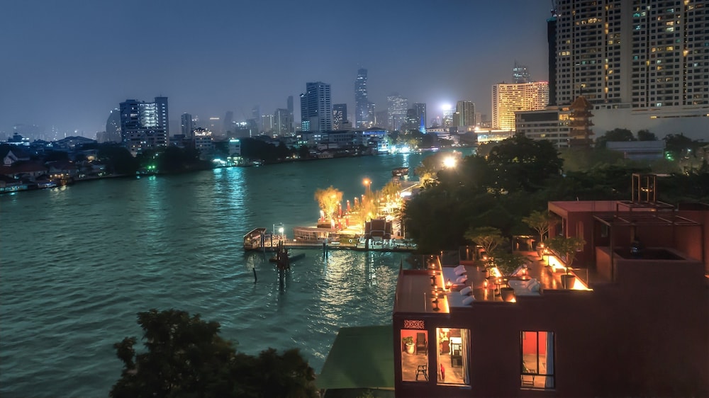Amdaeng Bangkok Riverside Hotel 57