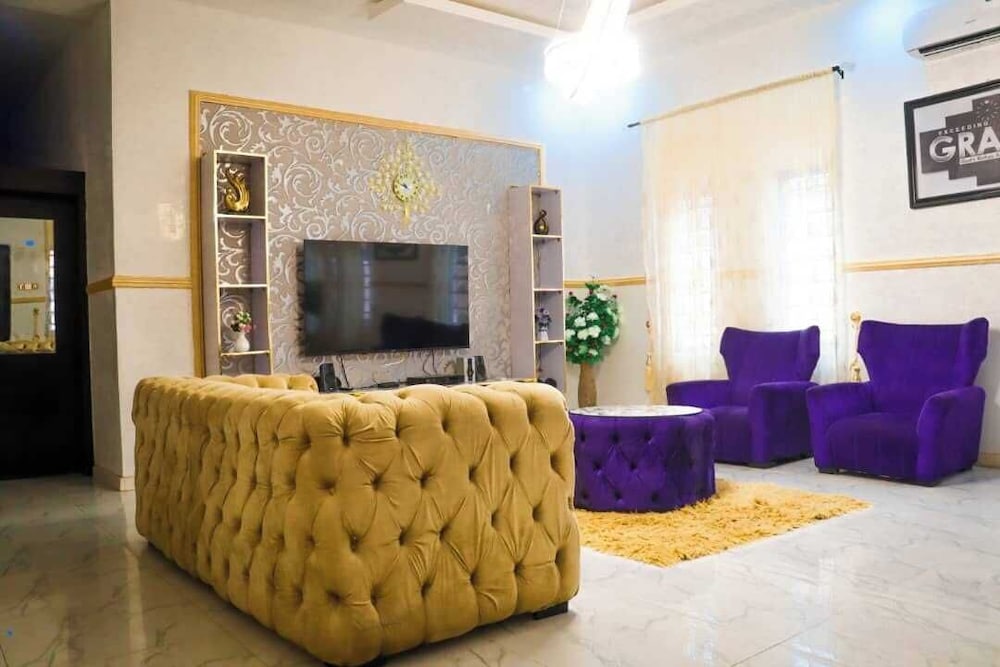 Danny's Shortlet Apartment