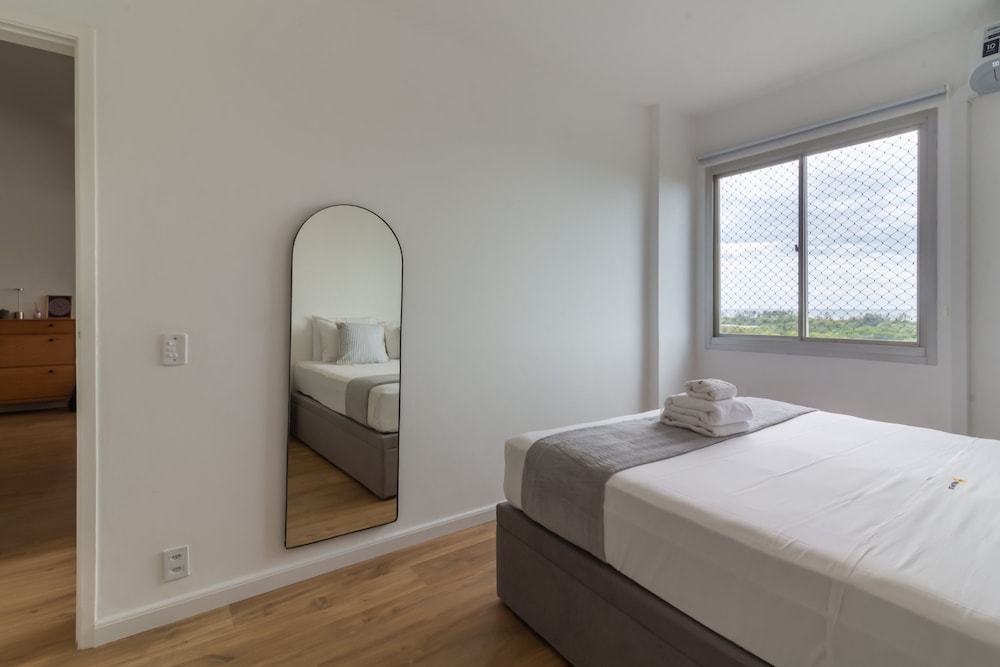 Your Complete Retreat in Barra da Tijuca Av702