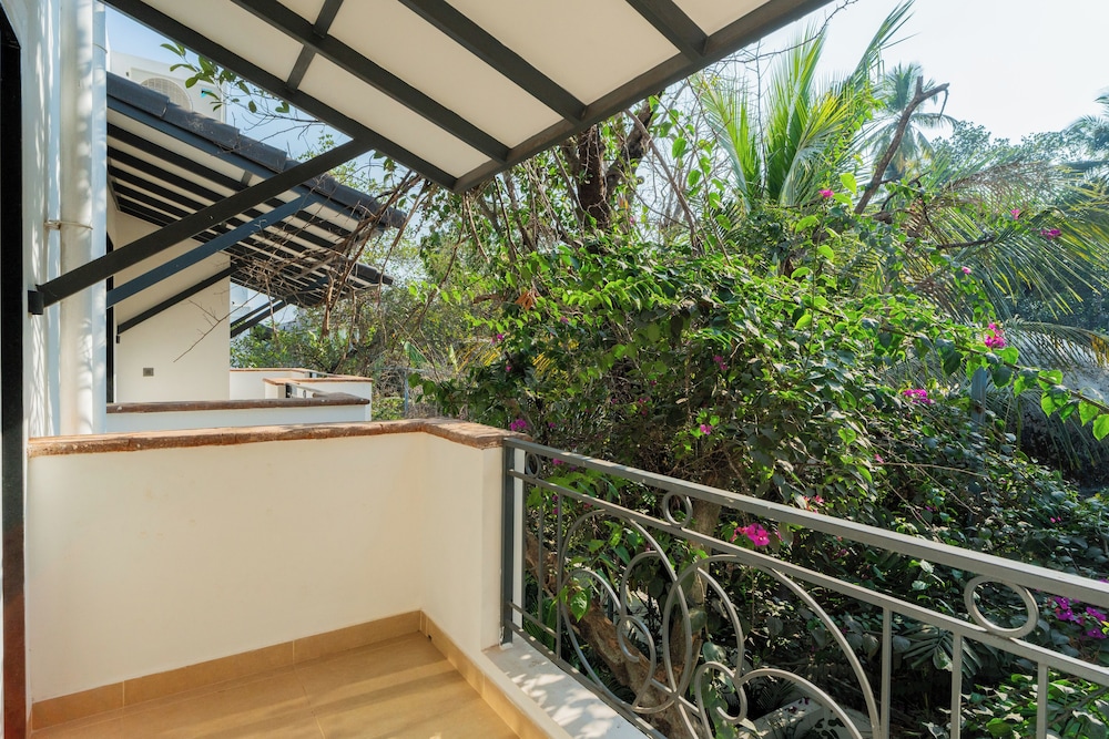 ELIVAAS Laguna Camellia | Luxe 4 BHK Villa Near Popular Beaches with Private Pool