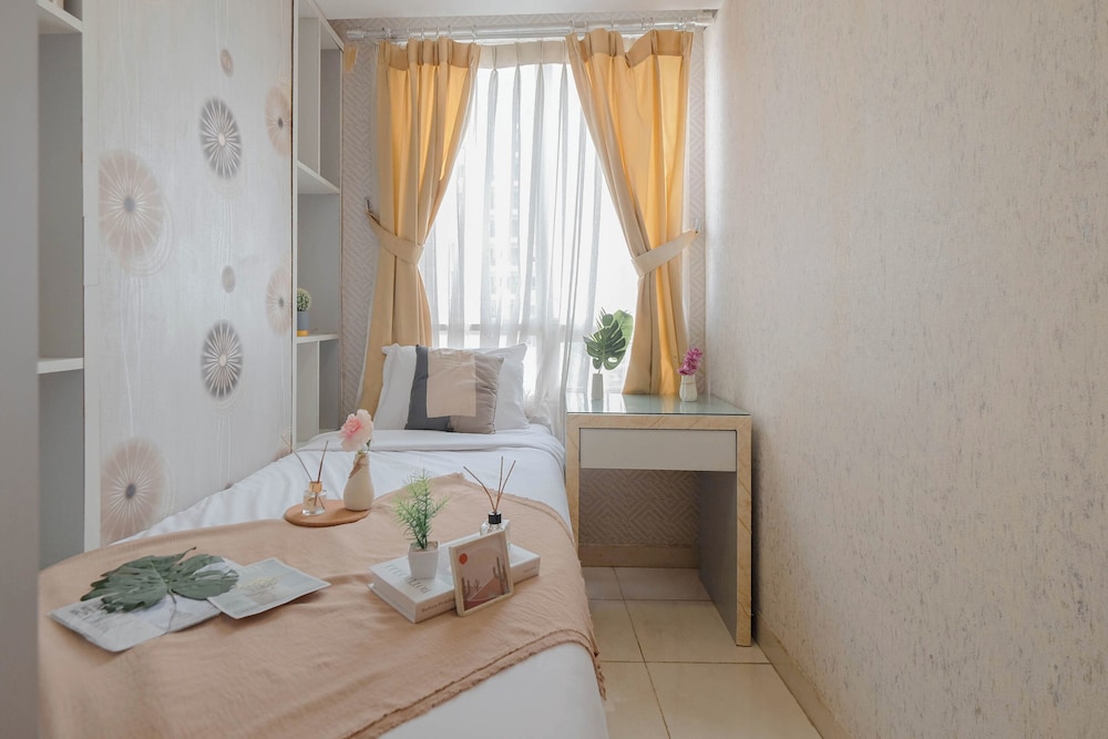 2Br Apartment Connected To Mall At Cinere Bellevue Suites
