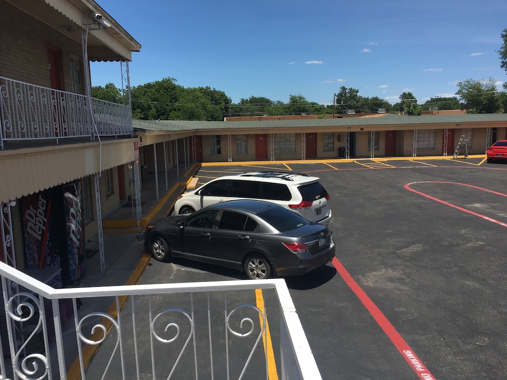 Economy Motel