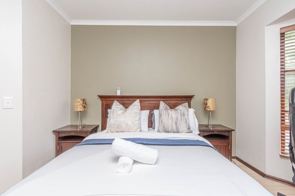 Peaceful Sandton Townhouse in Gated Community