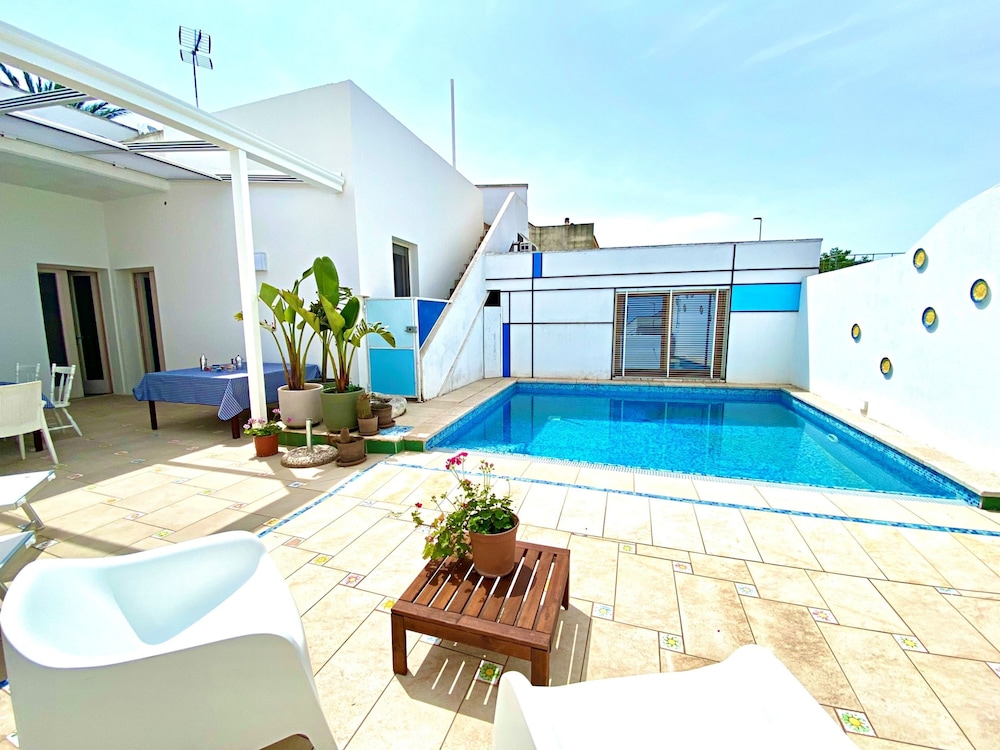 Casa Mondrian - Camere con Bagno e Piscina Privata