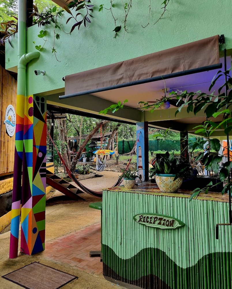 Casa Pura Vida Surf Hostel